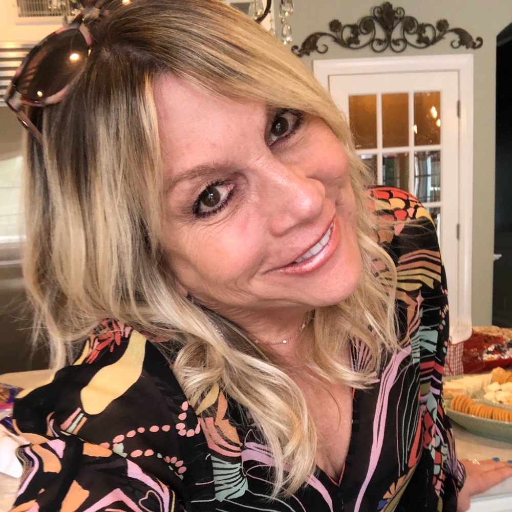 Meet your Posher, Ellen